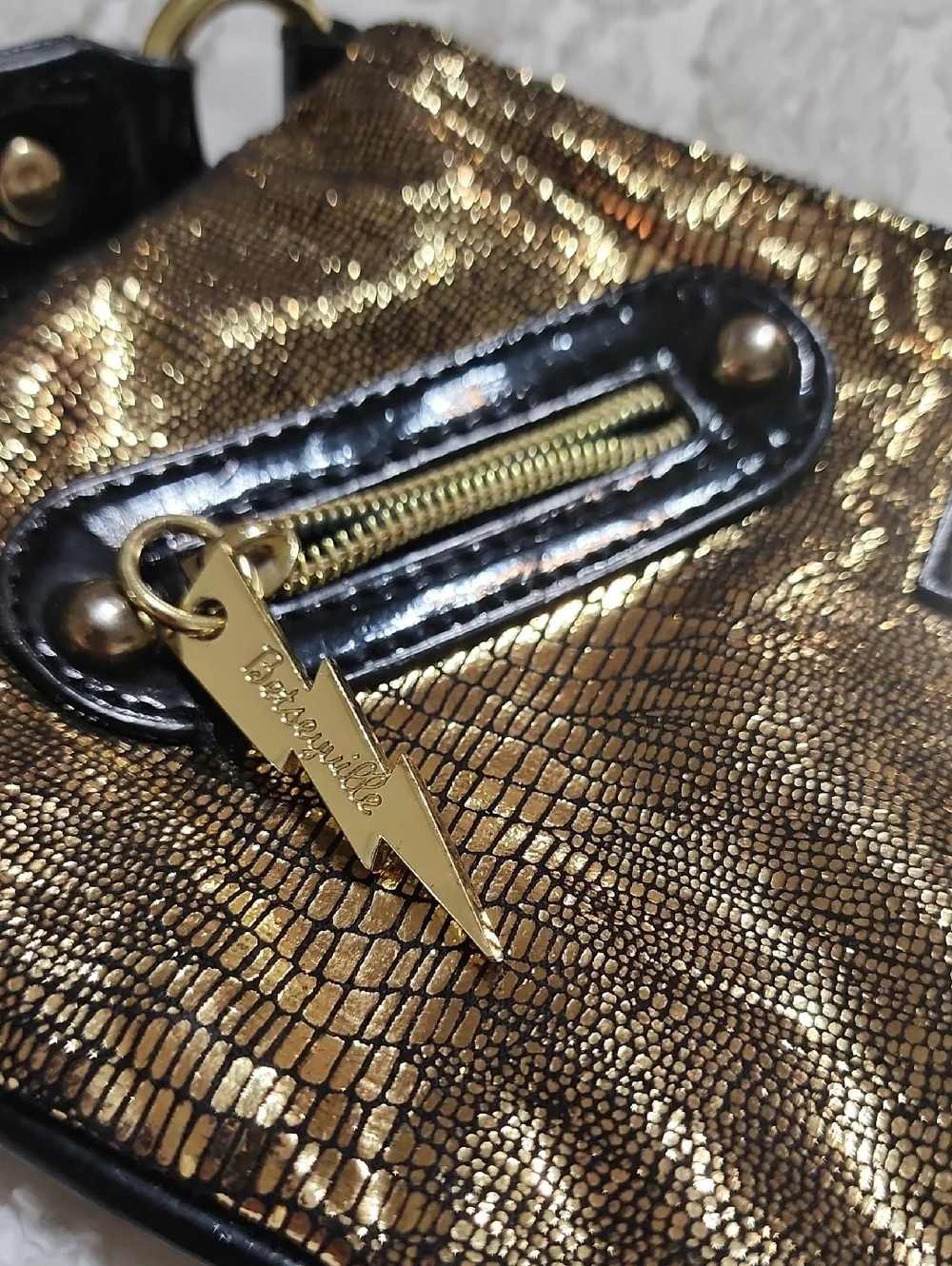 Betsy Johnson Gold Metallic Wristlet Black Trim Betsyville 10x6